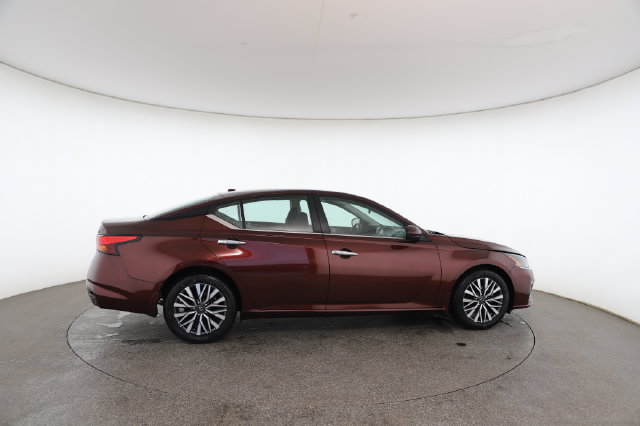 Used 2023 Nissan Altima 2.5 SV FWD image 22