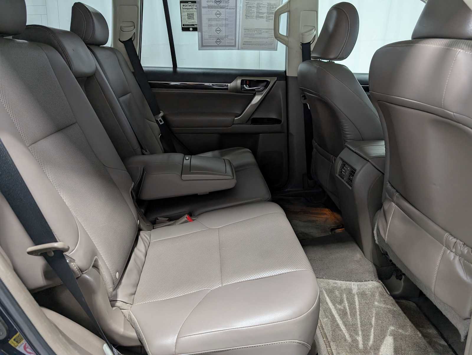 Used 2017 Lexus GX 460 image 31