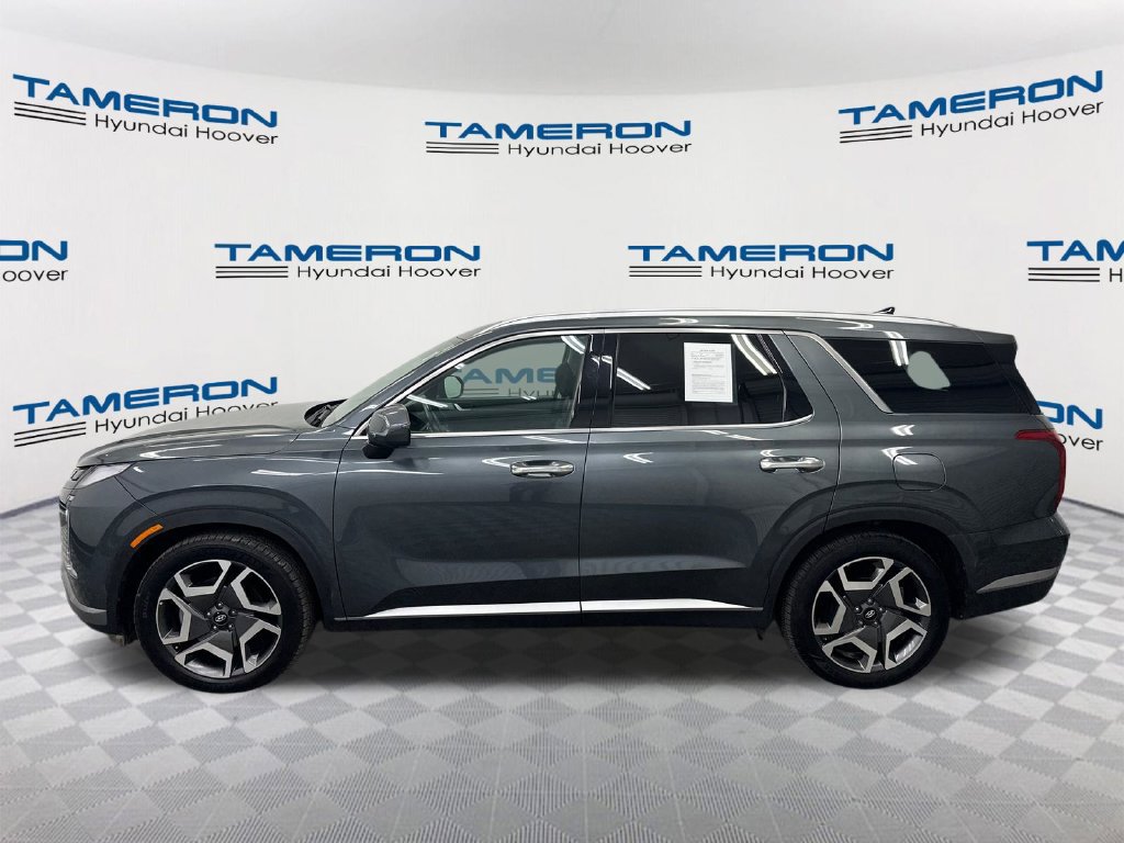 Used 2023 Hyundai Palisade SEL w/ Premium Package FWD image 2