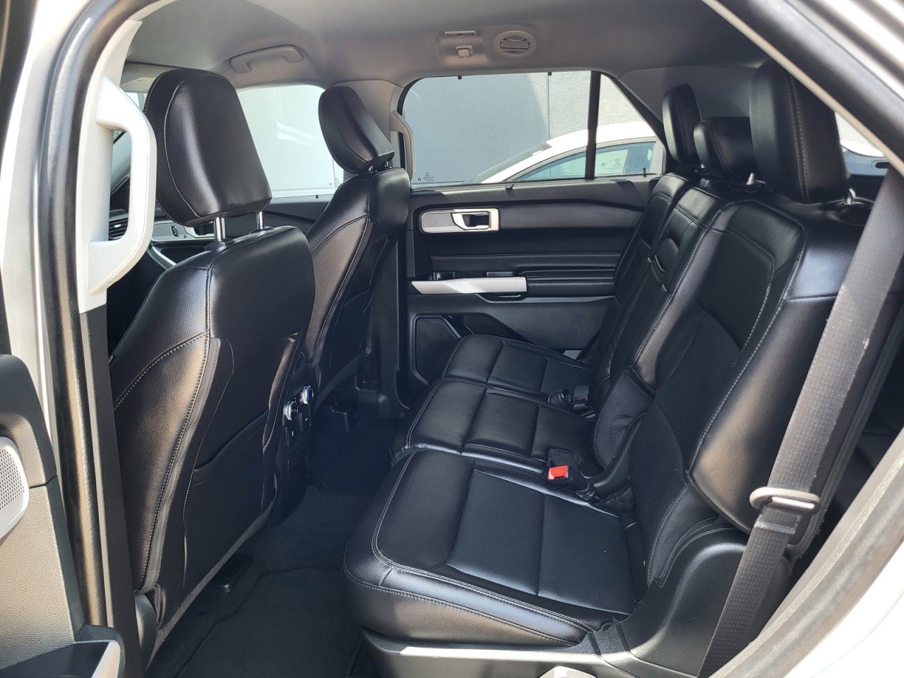 Used 2023 Ford Explorer Limited image 35