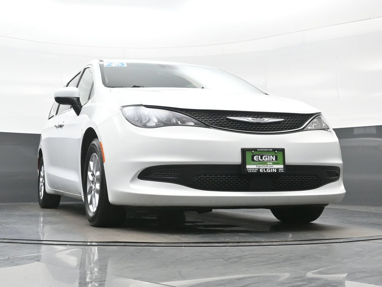 Used 2023 Chrysler Voyager LX FWD image 37
