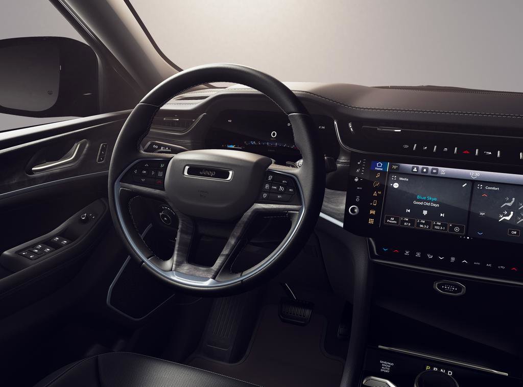 New 2026 Jeep Grand Cherokee L Limited AWD/4WD image 9