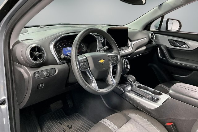 Used 2024 Chevrolet Blazer LT w/ Convenience Package FWD image 16