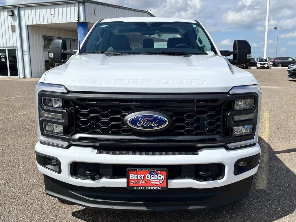 New 2026 Ford F350 4x4 Crew Cab Super Duty image 2