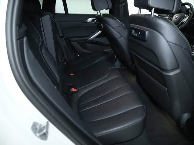 Used 2021 BMW X6 xDrive40i w/ Premium Package image 32