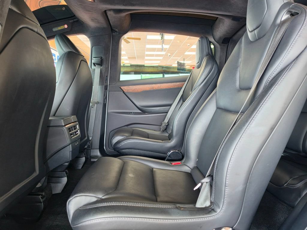 Used 2020 Tesla Model X Long Range AWD/4WD image 17