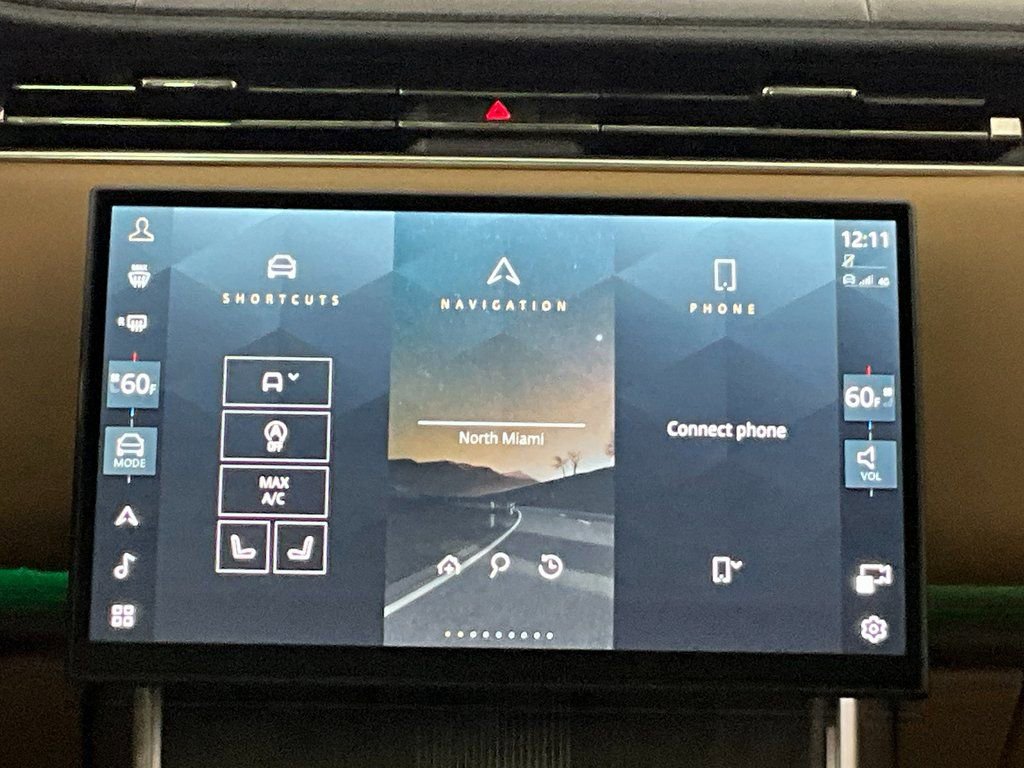 Used 2025 Land Rover Range Rover Long Wheelbase Autobiography image 11