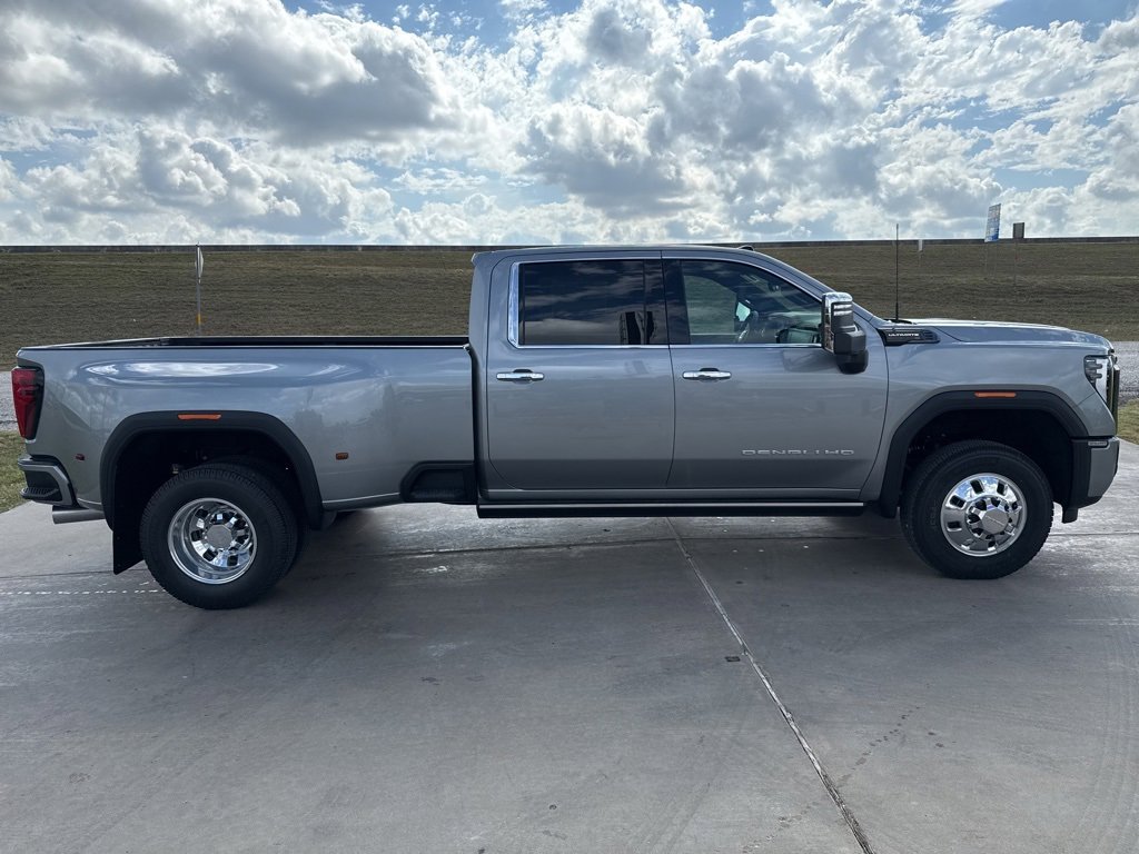 New 2026 GMC Sierra 3500 Denali Ultimate image 3