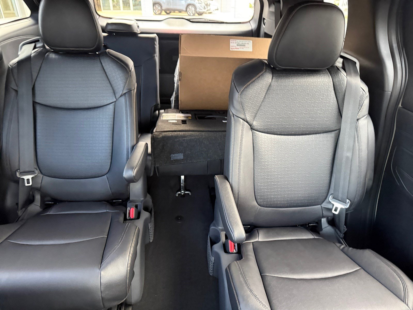 New 2026 Toyota Sienna XLE Woodland Edition AWD/4WD image 18