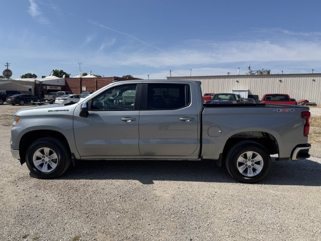 Used 2026 Chevrolet Silverado 1500 LT AWD/4WD image 2