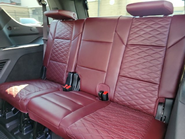 Used 2026 Cadillac Escalade Luxury w/ LPO, Radiant Package AWD/4WD image 29