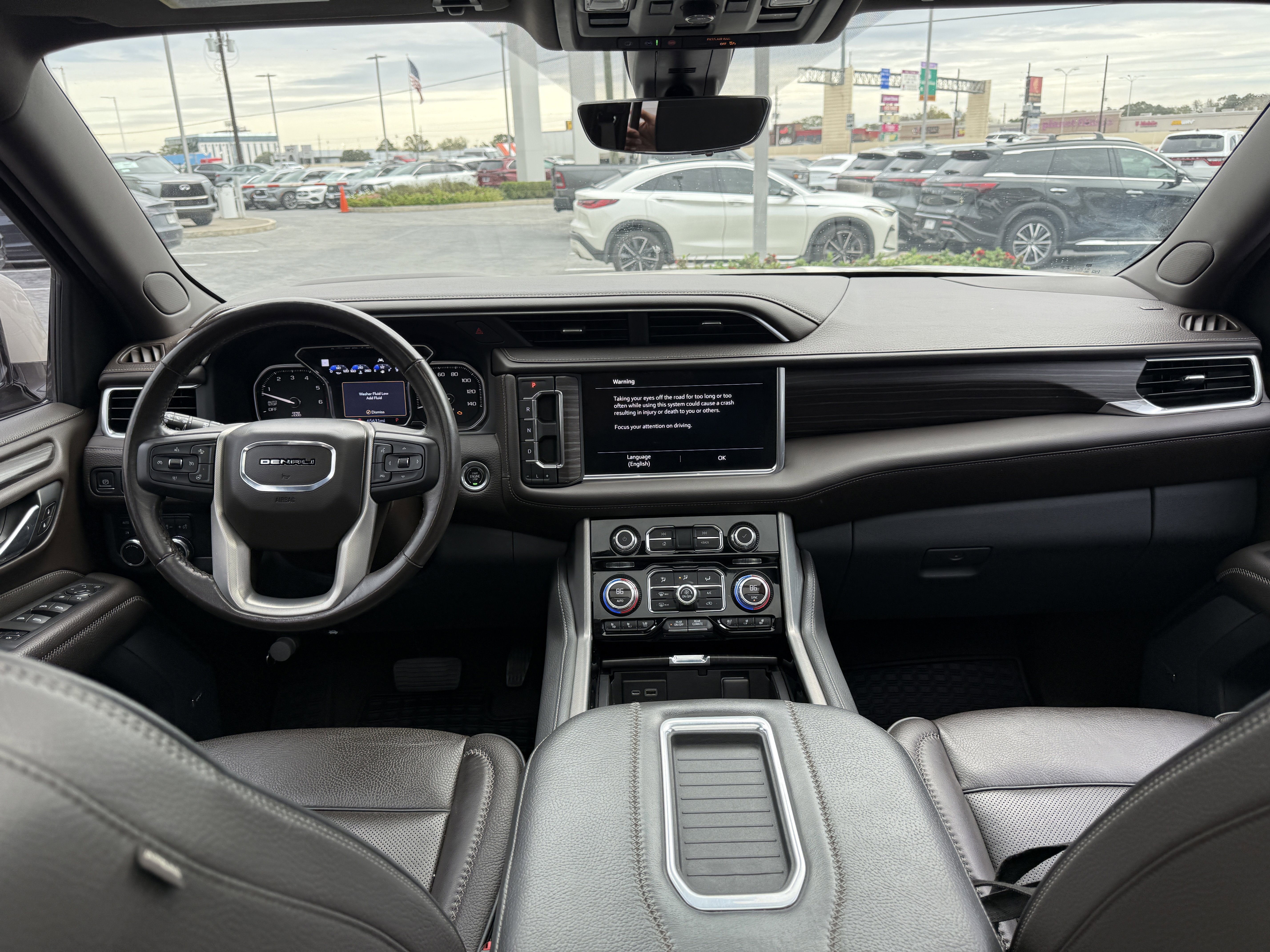 Used 2021 GMC Yukon XL Denali w/ Denali Premium Package image 18