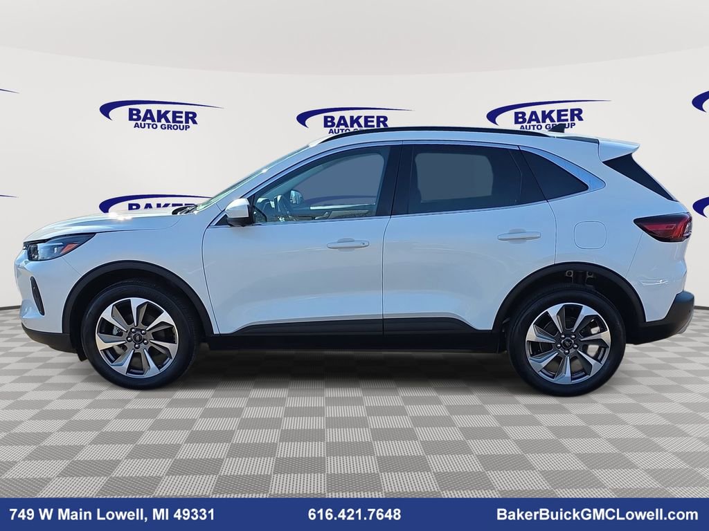 Used 2024 Ford Escape Platinum image 8