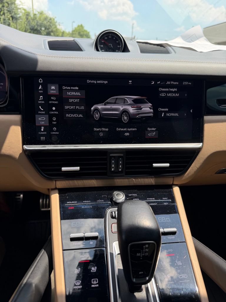 Used 2019 Porsche Cayenne Turbo AWD/4WD image 15