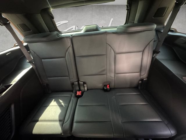 Used 2023 Chevrolet Tahoe Z71 w/ Luxury Package AWD/4WD image 22