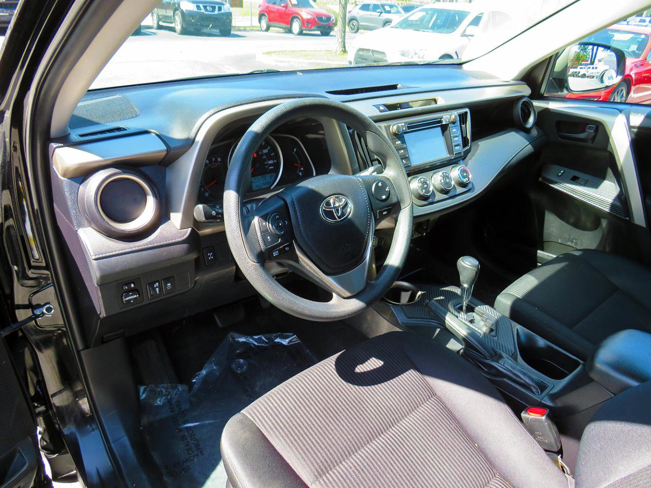 Used 2015 Toyota RAV4 LE image 15