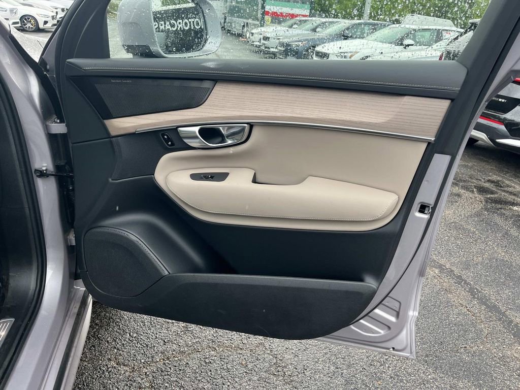Certified 2026 Volvo XC90 B5 Plus AWD/4WD image 23