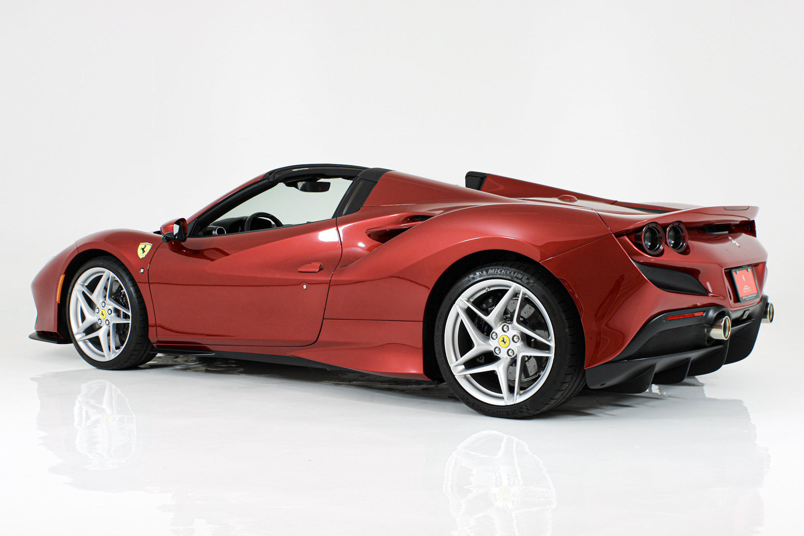 Certified 2023 Ferrari F8 Tributo RWD image 7