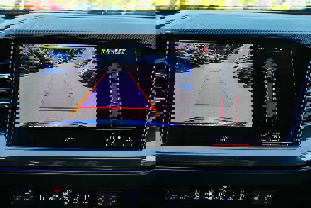 Used 2025 Audi Q4 e-tron Premium Plus w/ Premium Plus AWD/4WD image 21