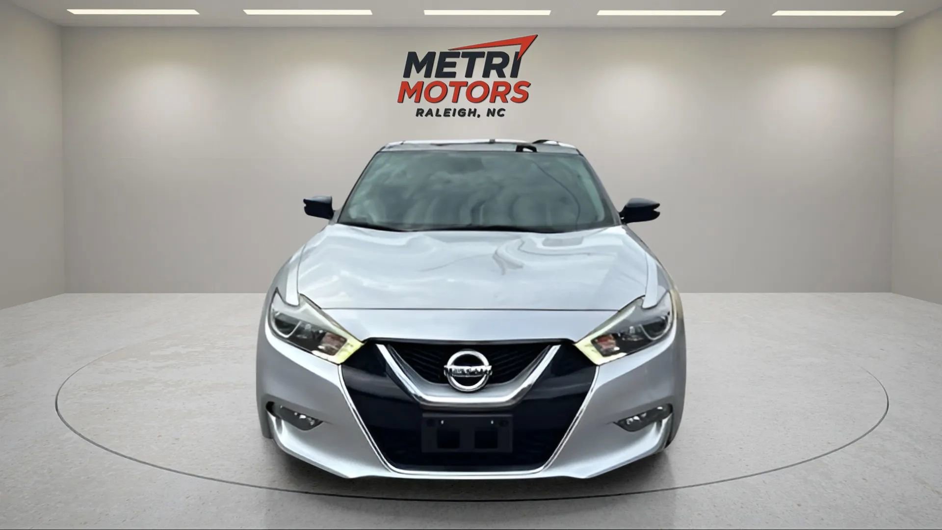 Used 2017 Nissan Maxima Platinum image 4