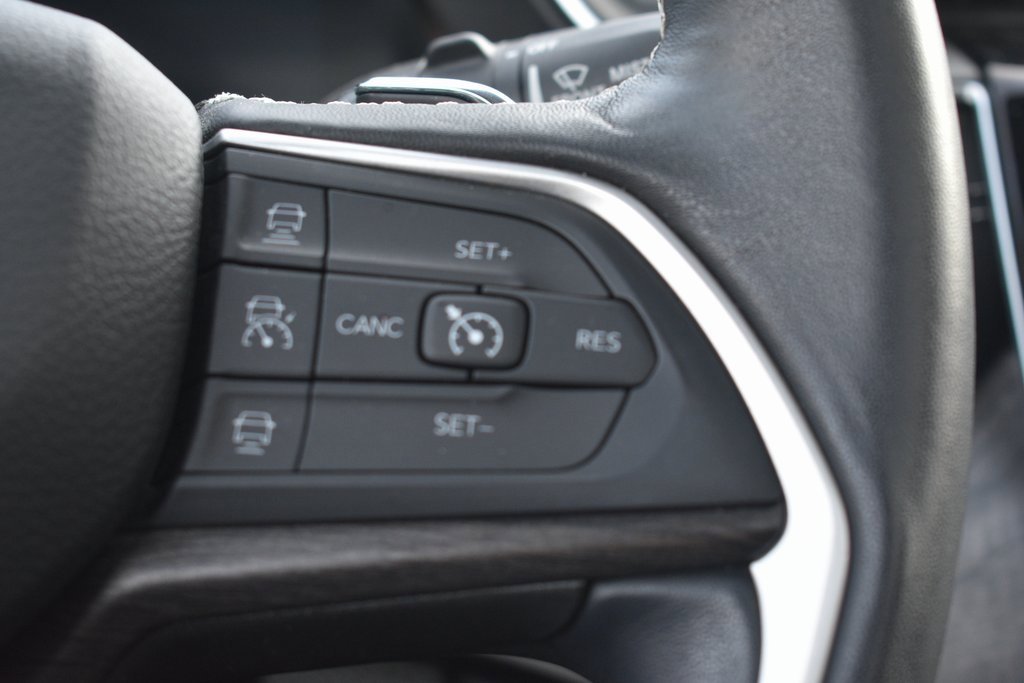 Used 2022 Jeep Grand Cherokee L Limited image 17