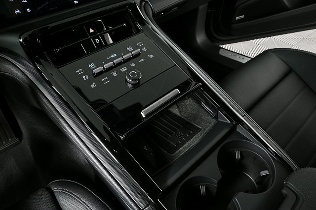 New 2025 Porsche Panamera 4 image 17