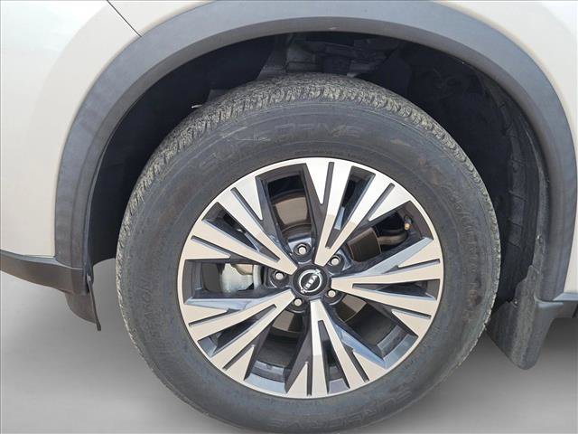 Used 2022 Nissan Rogue SV w/ SV Premium Package FWD image 14
