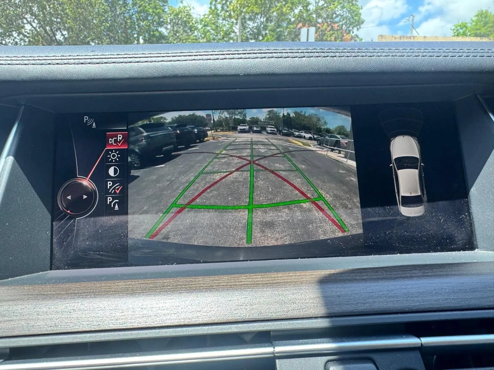 Used 2015 BMW 750i RWD image 29