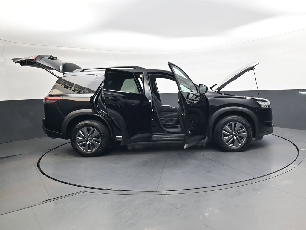 Used 2025 Nissan Pathfinder SV image 44