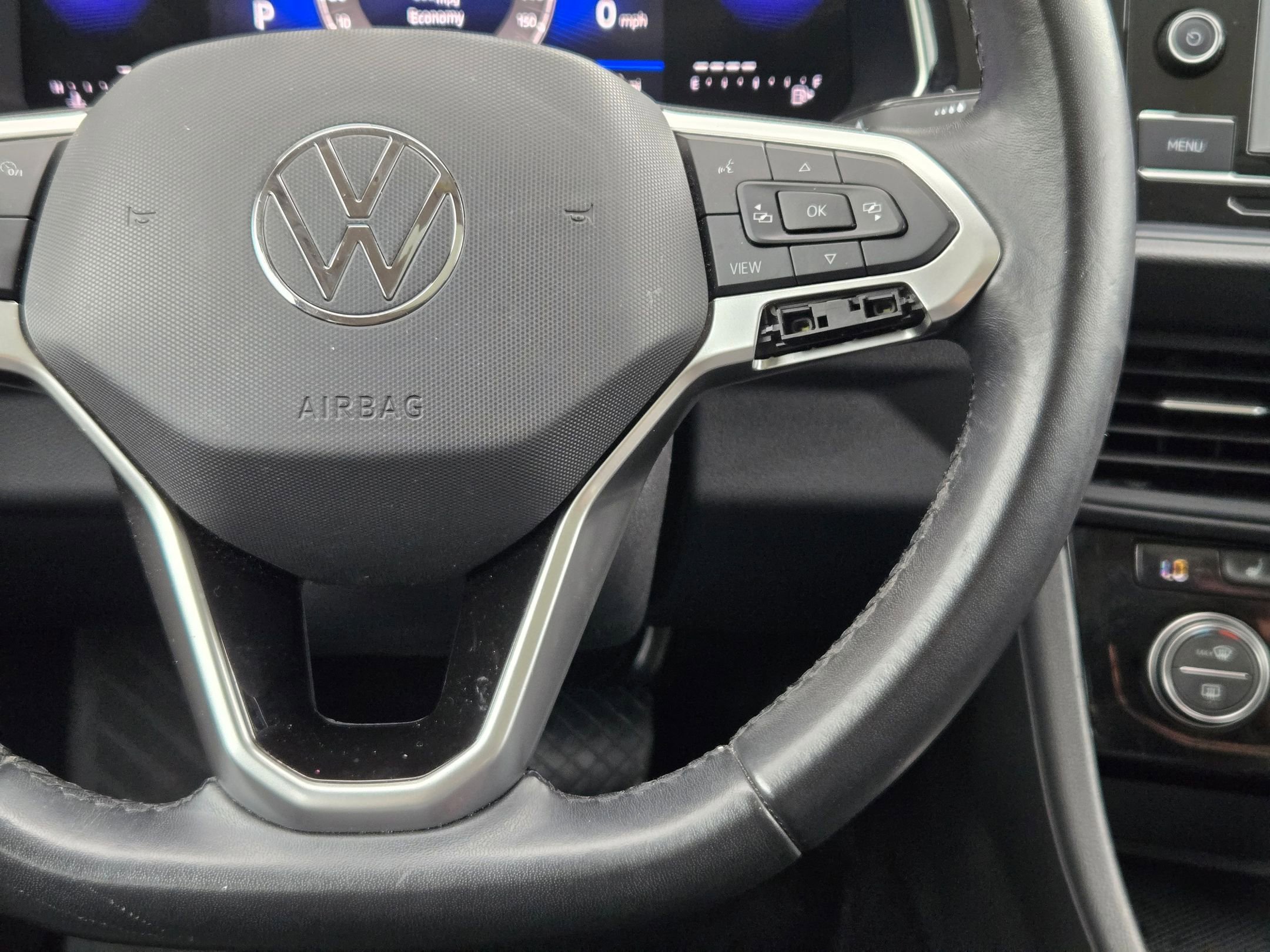 Used 2024 Volkswagen Jetta SE FWD image 22