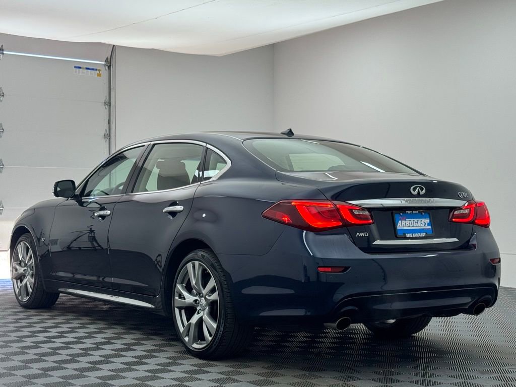 Used 2017 INFINITI Q70 L 3.7 image 11