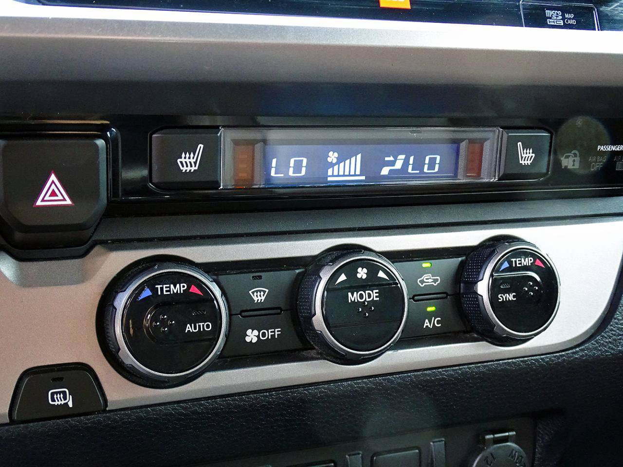 Used 2016 Toyota Tacoma Limited w/ Towing Package RWD image 29