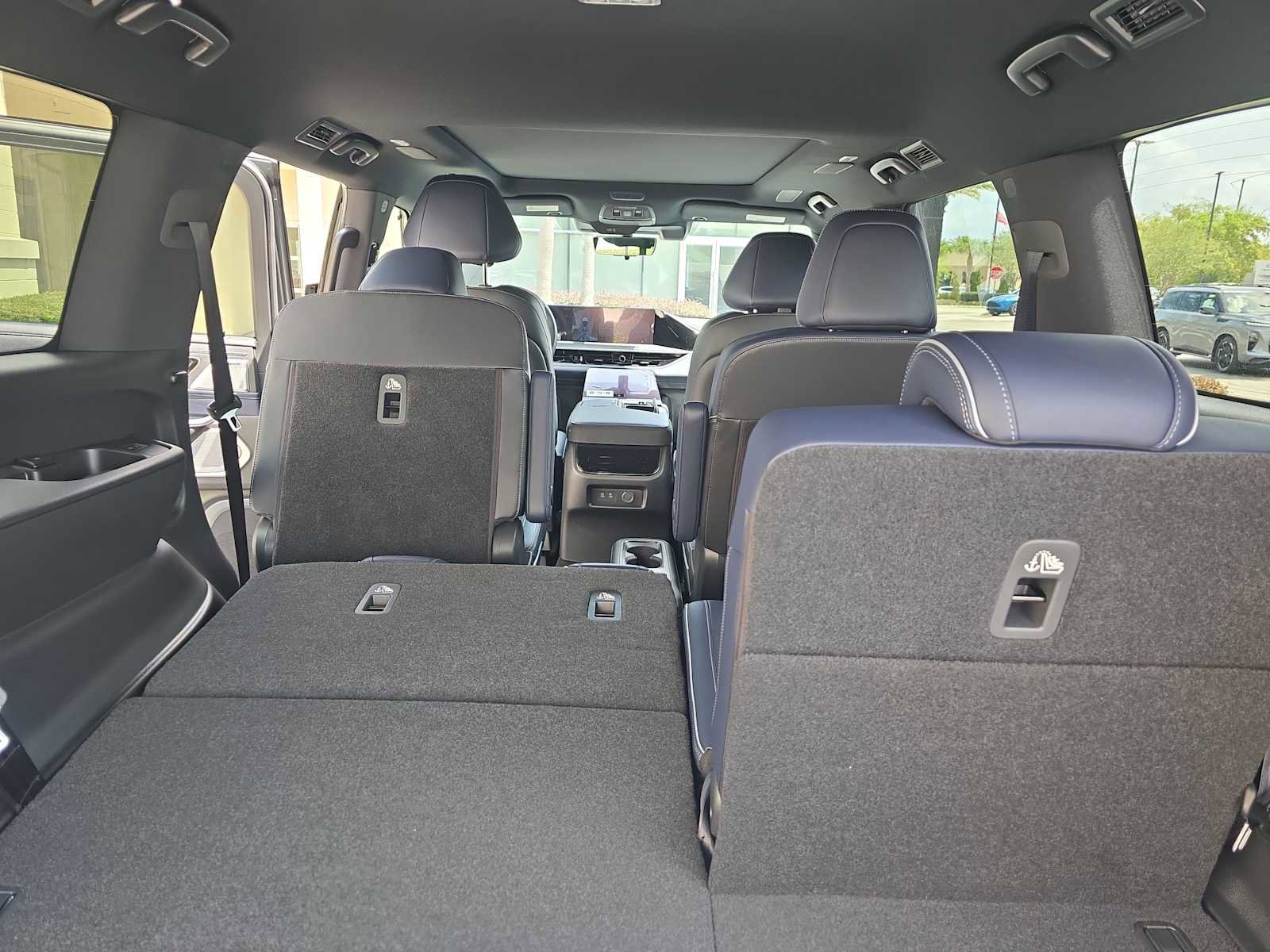 New 2026 INFINITI QX80 4WD w/ Sport Exterior Package image 9