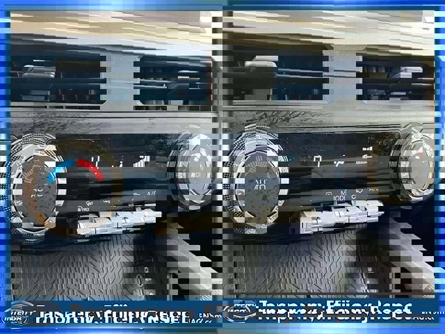 Used 2024 Toyota Tacoma TRD Off-Road image 29