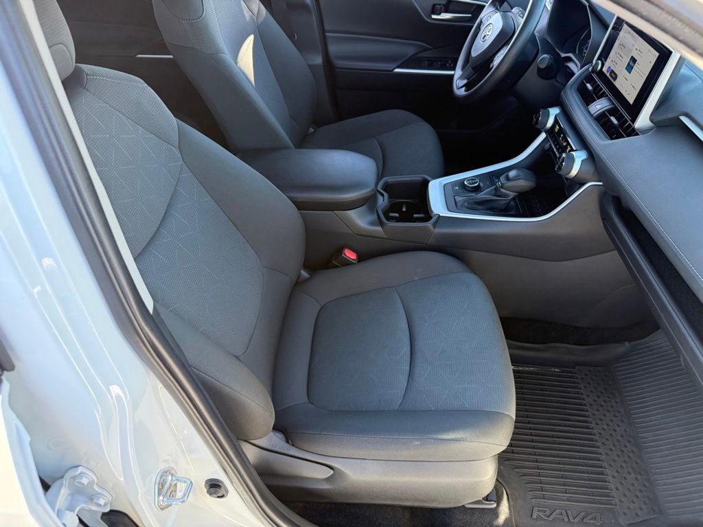 Certified 2025 Toyota RAV4 XLE AWD/4WD image 40