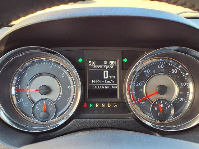 Used 2014 Chrysler Town & Country Touring FWD image 9