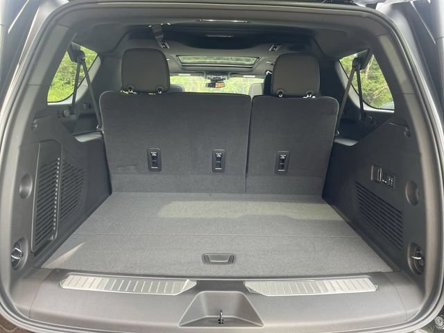 New 2026 Chevrolet Suburban RST w/ RST Capability Package AWD/4WD image 25