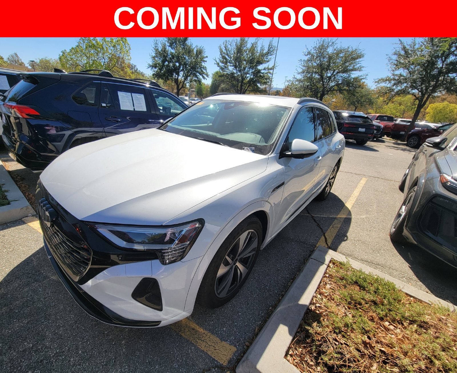 Used 2024 Audi Q8 e-tron Premium AWD/4WD image 1