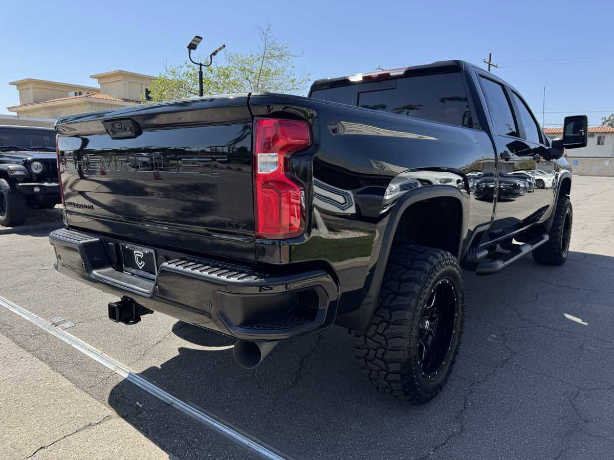 Used 2022 Chevrolet Silverado 3500 LTZ w/ LTZ Plus Package image 8