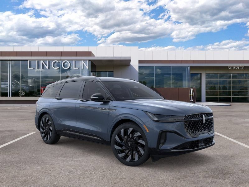 New 2026 Lincoln Nautilus Reserve w/ Jet Appearance Package AWD/4WD image 7