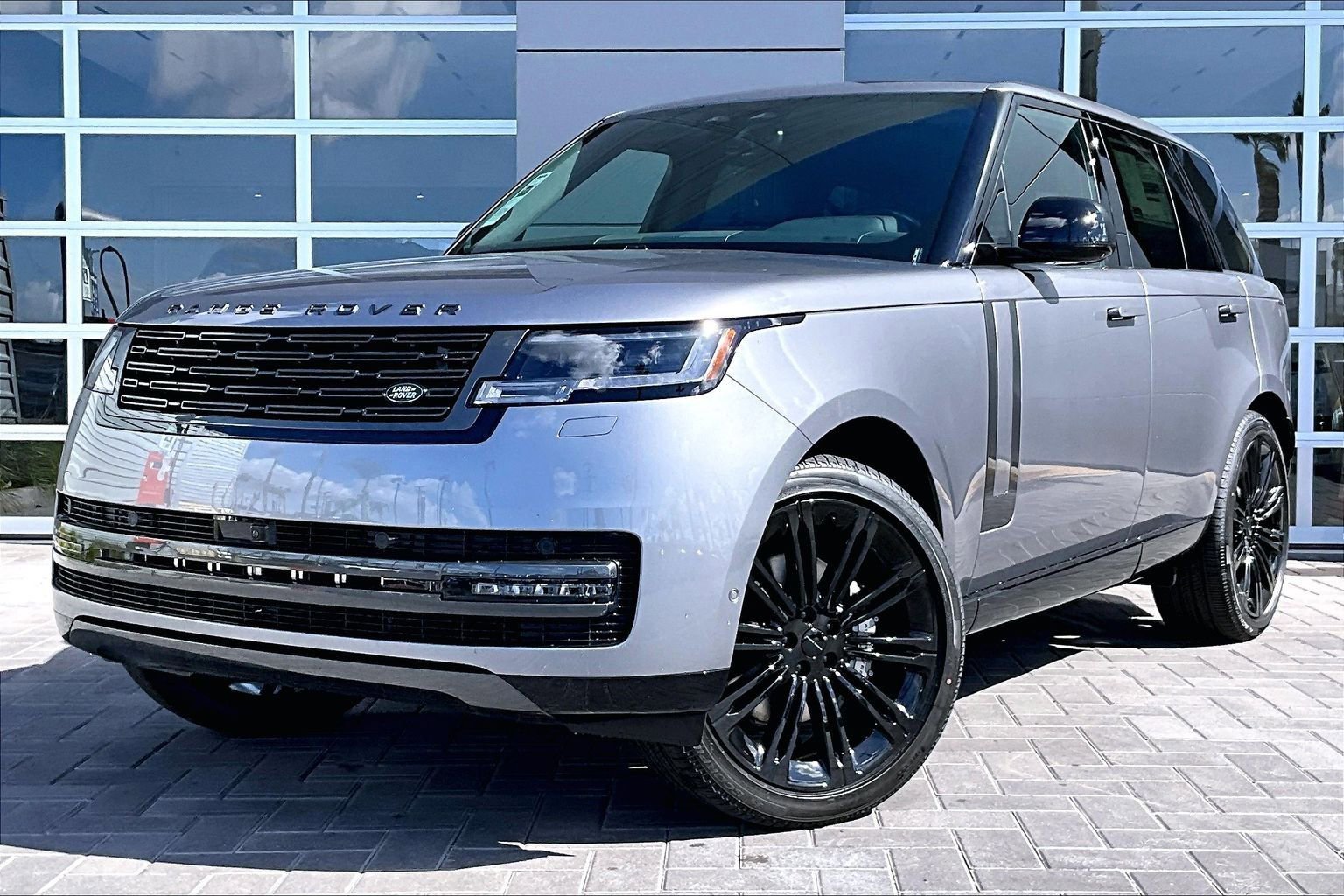New 2026 Land Rover Range Rover SE image 1