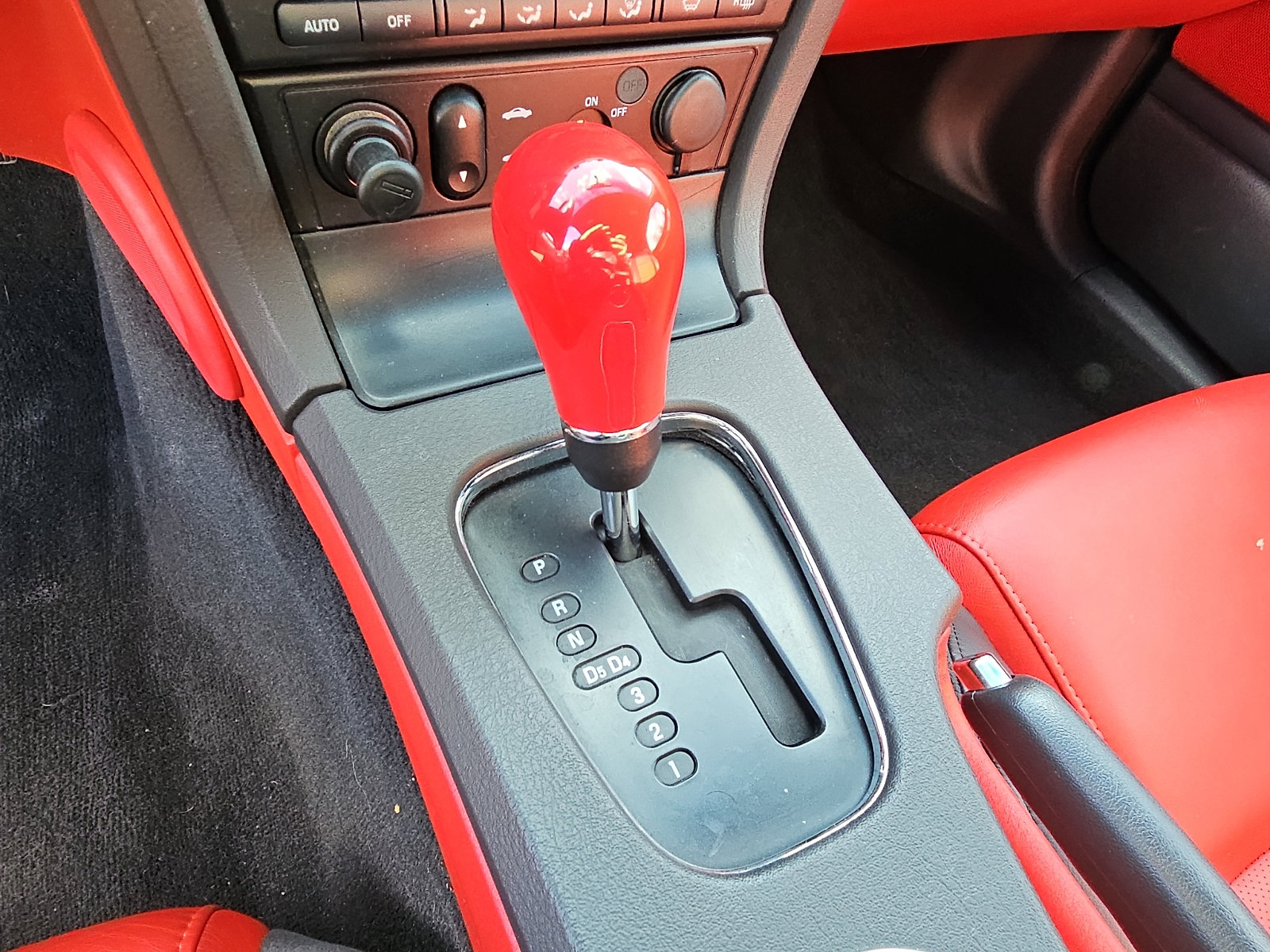 Used 2002 Ford Thunderbird image 14