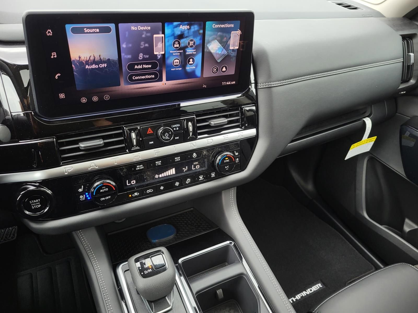 New 2026 Nissan Pathfinder Platinum FWD image 3