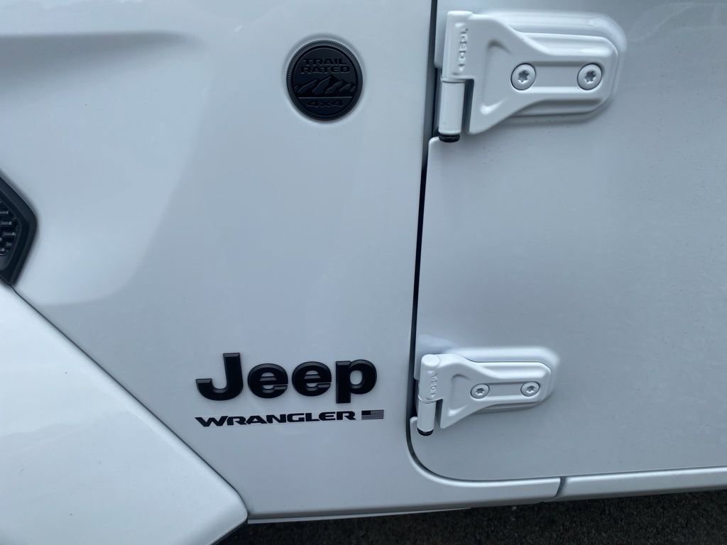 New 2025 Jeep Wrangler Sahara image 10