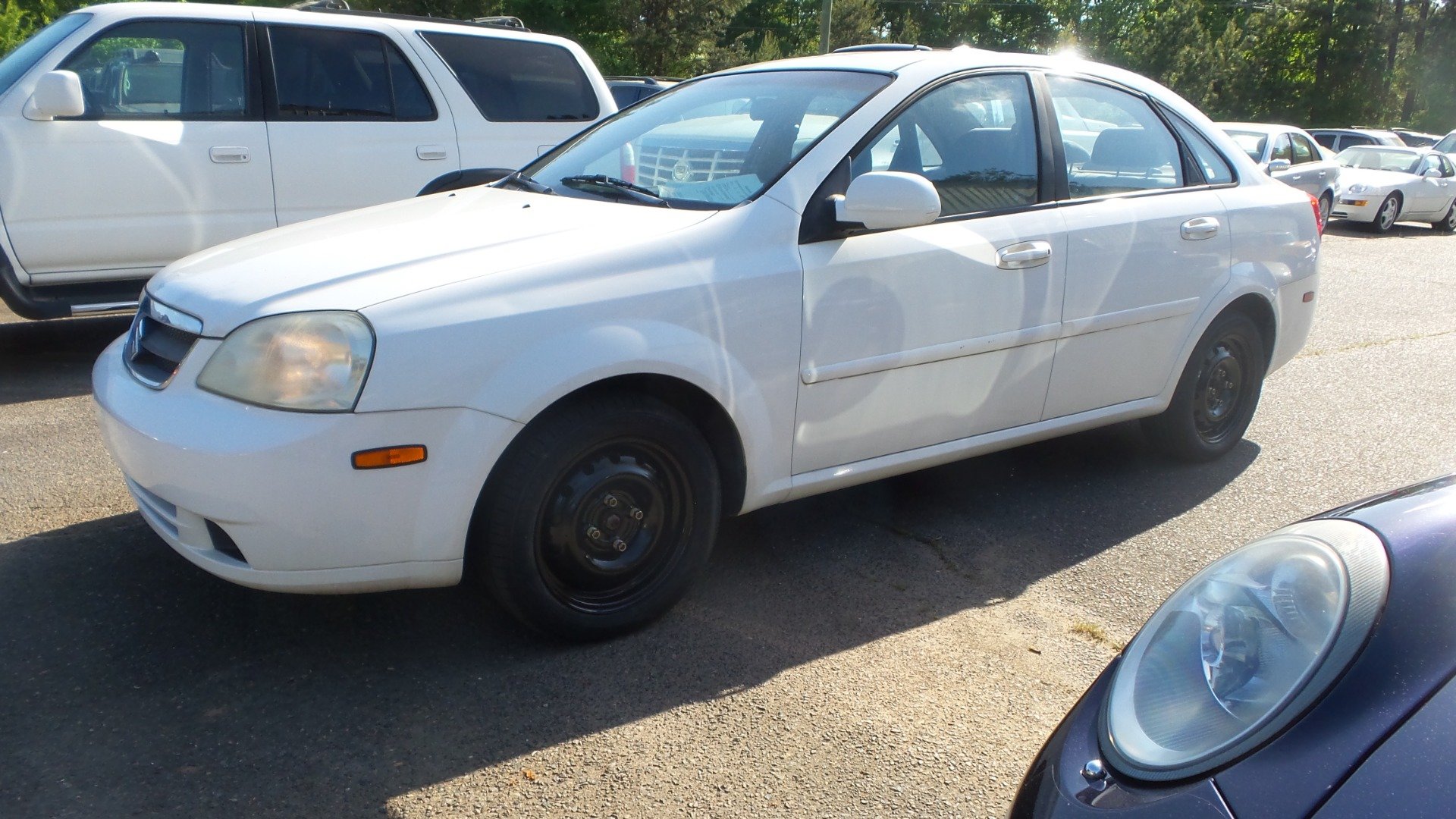 Used 2006 Suzuki Forenza Sedan FWD image 1