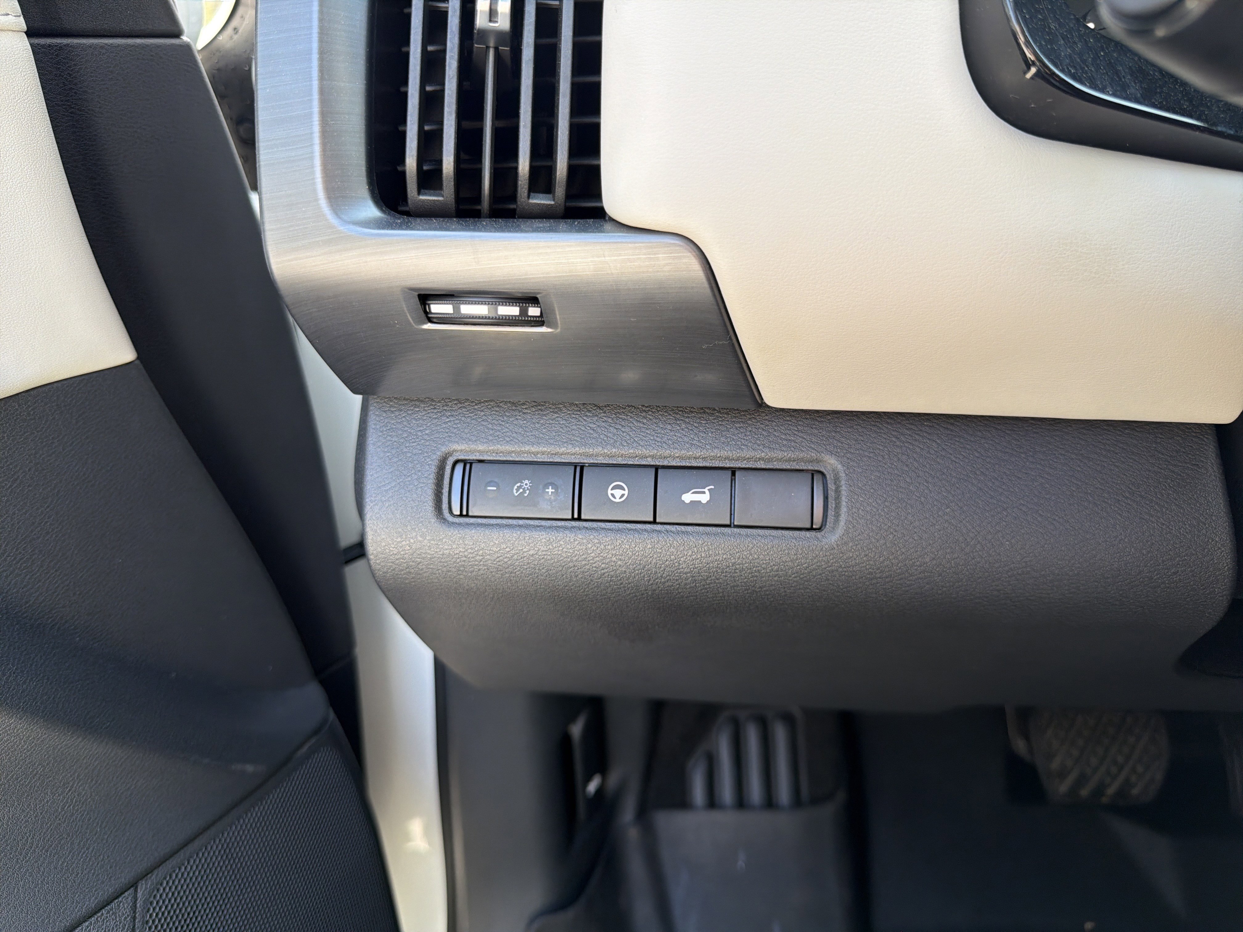 Used 2023 Nissan Pathfinder SL w/ SL Premium Package image 37