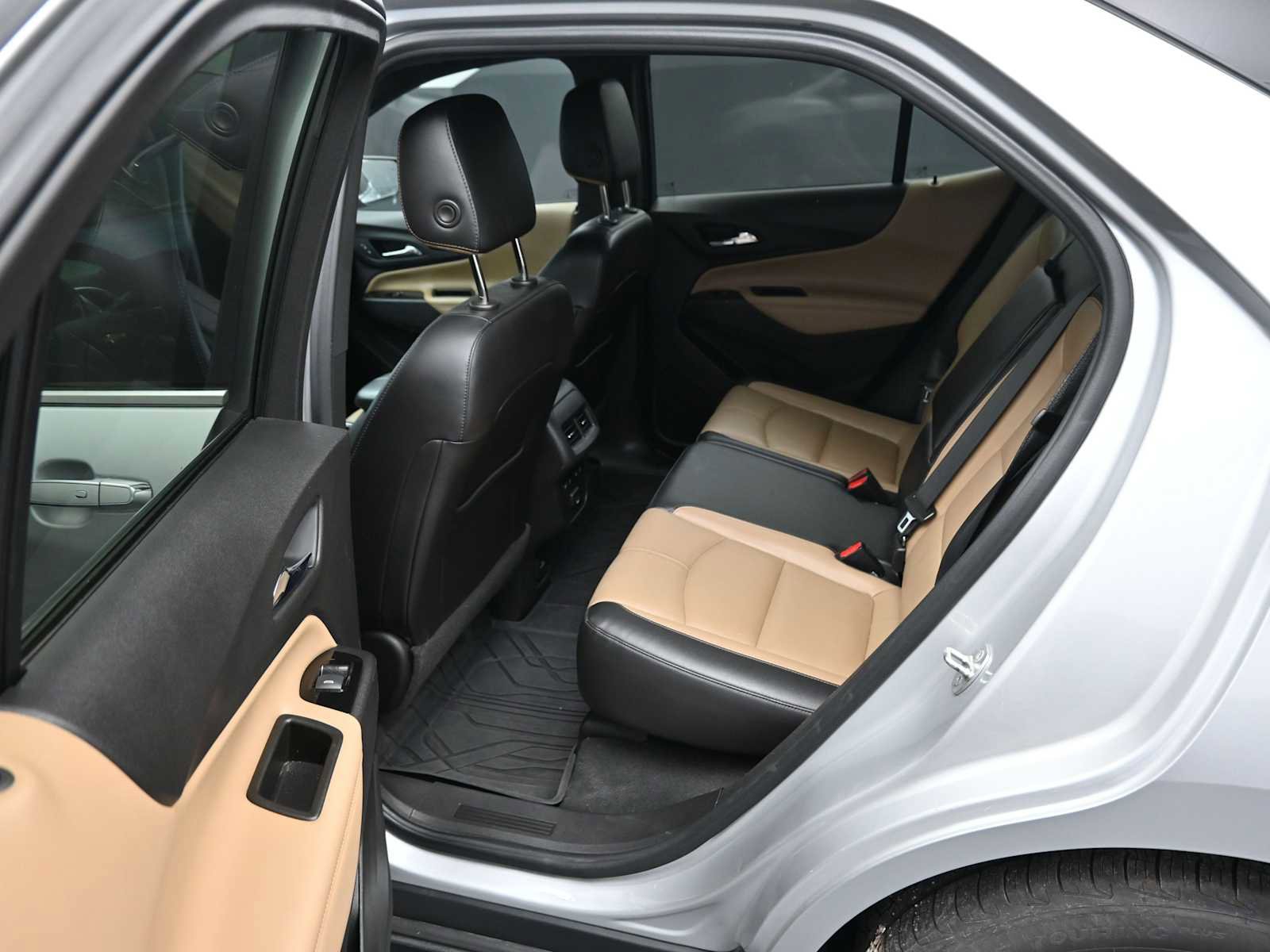 Used 2022 Chevrolet Equinox Premier AWD/4WD image 14