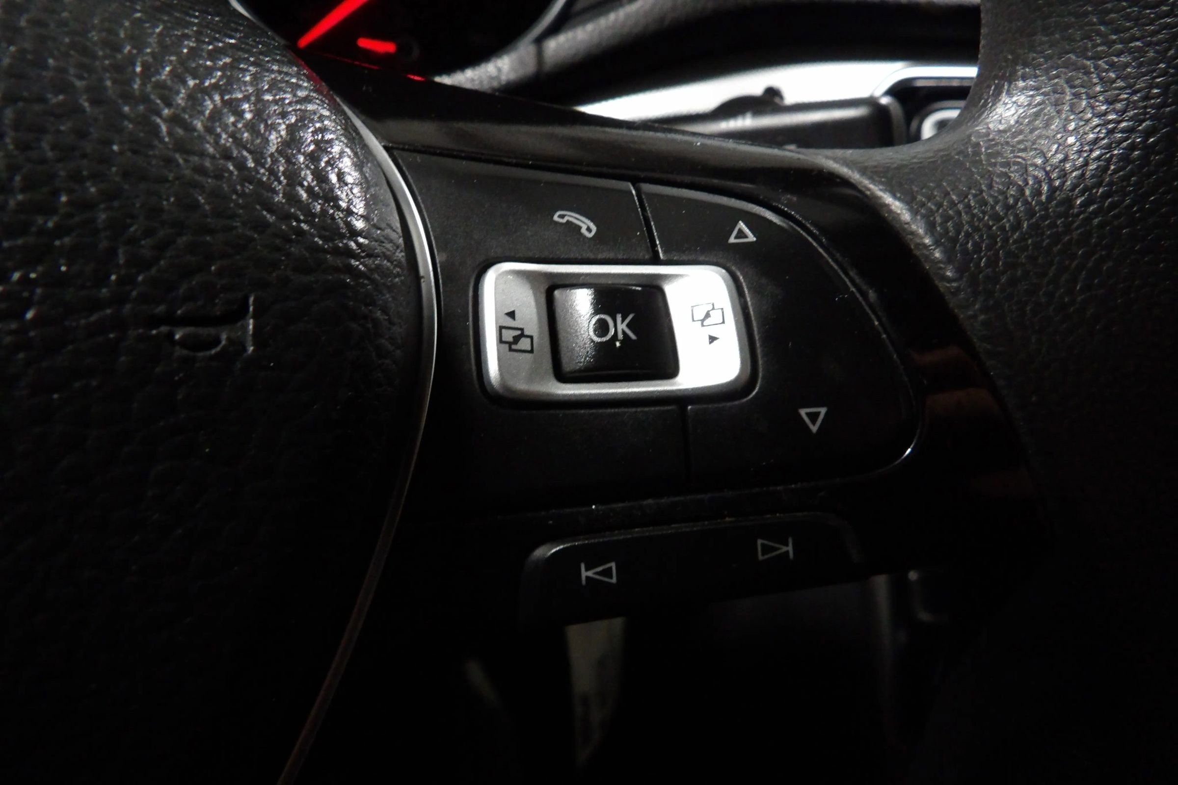 Used 2018 Volkswagen Passat 2.0T S image 17