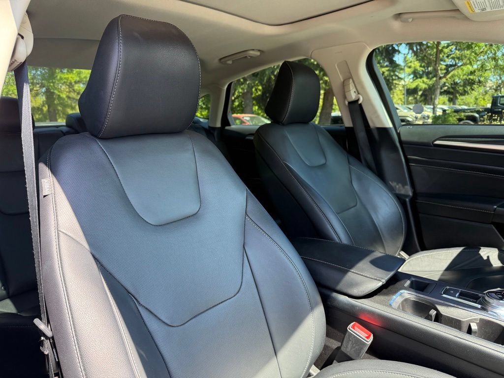 Used 2020 Ford Fusion Titanium AWD/4WD image 22