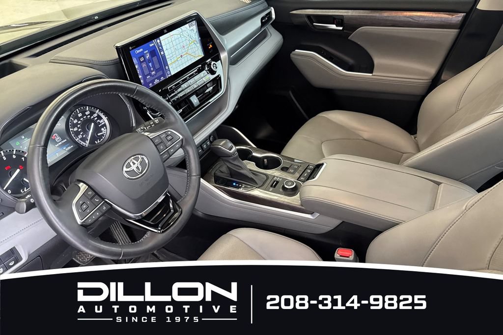 Used 2020 Toyota Highlander Platinum AWD/4WD image 4